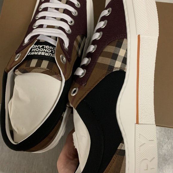 NWB~BURBERRY MEN'S KAI CHECK LOW-TOP SNEAKERS-DARK BIRCH BROWN -US SIZE 9 - Picture 2 of 6